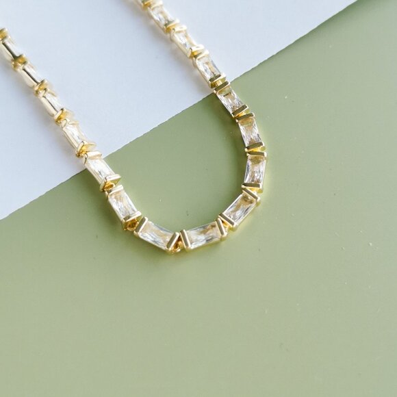 Kendra Scott Juliette White Crystal Strand Necklace in Gold - Picture 2 of 4